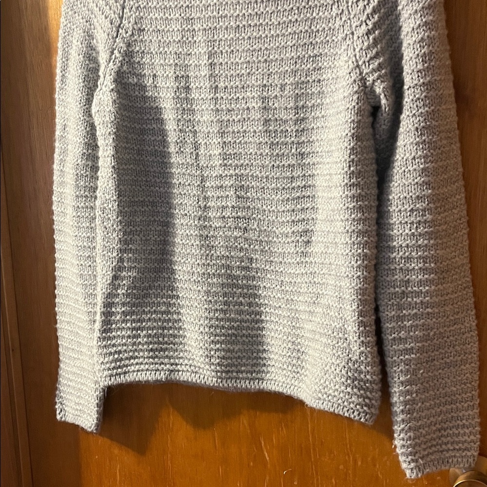 Woman’s Denver Hayes Light Gray Turtleneck Knit Sweater Medium - Picture 5 of 6